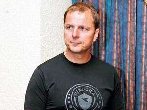 אבי כהן. במצב של מוות מוחי אבי כהן. במצב של מוות מוחי