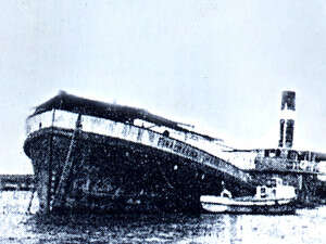 האונייה מול חופי אשדוד האונייה מול חופי אשדוד