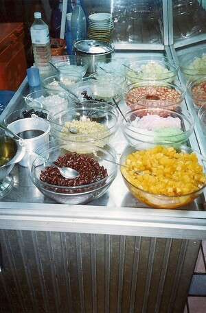 המשפחה הזמינה אותי לארוחת ערב. לפרידה. ושוב הייתי חשדן המשפחה הזמינה אותי לארוחת ערב. לפרידה. ושוב הייתי חשדן