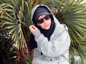 ג'קי מנחם. עובדים על אמא ג'קי מנחם. עובדים על אמא