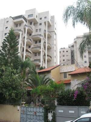 בית משפחת ביטון והמגדל הצמוד בית משפחת ביטון והמגדל הצמוד