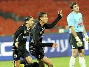 שלומי אביסידריס חוגג ניצחון, הערב בר שלומי אביסידריס חוגג ניצחון, הערב בר