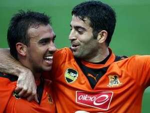 שלו מנשה ופדרו גלבאן חוגגים שלו מנשה ופדרו גלבאן חוגגים