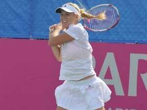 קרולין ווזניאקי. דמעות בחדר ההלבשה קרולין ווזניאקי. דמעות בחדר ההלבשה