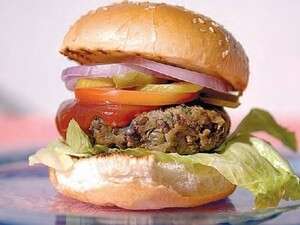 המבורגר צמחוני. לא זה לא באמת טעים, די להתפשר המבורגר צמחוני. לא זה לא באמת טעים, די להתפשר