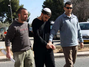 פינס מובא לדיון בהארכת מעצרו. פינס מובא לדיון בהארכת מעצרו.