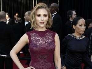 סקרלט ג'והנסון. זנחה את ריאן. סקרלט ג'והנסון. זנחה את ריאן.