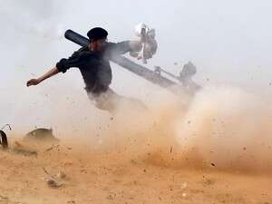 ירי תותחים של המורדים, היום. ירי תותחים של המורדים, היום.