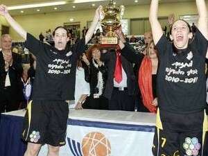 יחגגו שוב? רמלה עם גביע המדינה יחגגו שוב? רמלה עם גביע המדינה