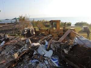 הפשיטה המשטרתית על חופי הכנרת, הלילה. הפשיטה המשטרתית על חופי הכנרת, הלילה.