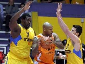 ארון מגי מול פניני וסופו, הערב בחולון ארון מגי מול פניני וסופו, הערב בחולון