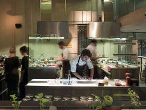 מה ההורים היו אומרים? מסעדת שקוף. מה ההורים היו אומרים? מסעדת שקוף.