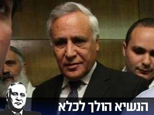 הנשיא משה קצב בבית המשפט בכניסה לדיון בגזר הדין, היום הנשיא משה קצב בבית המשפט בכניסה לדיון בגזר הדין, היום