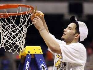 ג'ואי רודריגס חוגג פיינל פור ראשון לווירג'יניה ג'ואי רודריגס חוגג פיינל פור ראשון לווירג'יניה