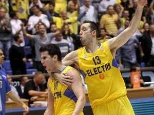 גיא פניני ביום חמישי. כבר לא הפרובוקטור גיא פניני ביום חמישי. כבר לא הפרובוקטור