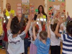 ילדי גן ציפורן בפעילות של אור ירוק ילדי גן ציפורן בפעילות של אור ירוק