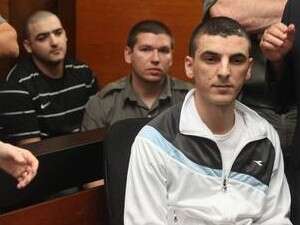 שניים מתוך שלושת הנאשמים. שניים מתוך שלושת הנאשמים.