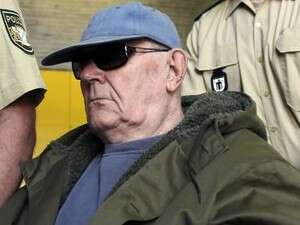 ג'ון דמיאניוק. מואשם בסיוע בהרג 4,974 בני אדם נוספים ג'ון דמיאניוק. מואשם בסיוע בהרג 4,974 בני אדם נוספים