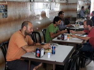 שילוב מזרח אירופי בין יין לבן לסודה. שילוב מזרח אירופי בין יין לבן לסודה.