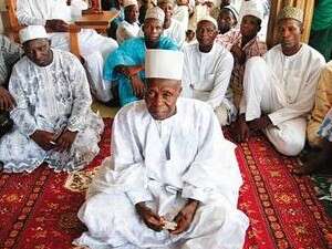 בלו מאאסבה בביתו. בלו מאאסבה בביתו.