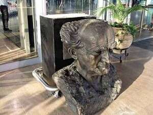 הפסל אחרי המתקפה. הפסל אחרי המתקפה.