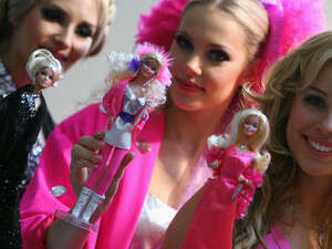 בארבי וחברות. בארבי וחברות.