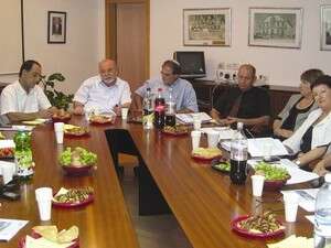 ישיבת מועצה ברחובות ישיבת מועצה ברחובות
