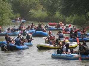 חג המים בקייקים של כפר בלום חג המים בקייקים של כפר בלום