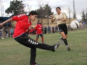 שחקנית אפגנית במשחק נגד בנות נאט''ו. שחקנית אפגנית במשחק נגד בנות נאט''ו.