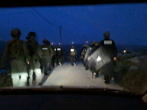 כוחות הביטחון במהלך הפשיטה לפנות בוקר ביצהר כוחות הביטחון במהלך הפשיטה לפנות בוקר ביצהר