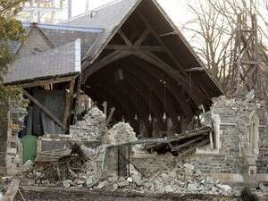נזק לכנסייה בקרייסטצ'רץ'. נזק לכנסייה בקרייסטצ'רץ'.