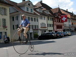 אופני הענק בעיירה סמפק. אופני הענק בעיירה סמפק.