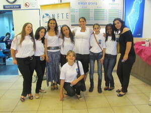 הנערות מאחורי האפליקציה.זכו במקום השלישי בתחרות. הנערות מאחורי האפליקציה.זכו במקום השלישי בתחרות.