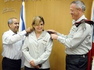 האלופה ברביבאי בטקס הענקת דרגות, היום בקריה. האלופה ברביבאי בטקס הענקת דרגות, היום בקריה.