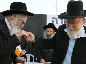 הרב דב ליאור והרב יעקב יוסף בעצרת התמיכה הרב דב ליאור והרב יעקב יוסף בעצרת התמיכה