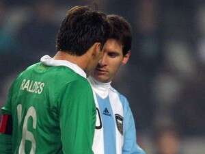 רונאלד ראלדס בפגישה נועזת עם ליאו מסי רונאלד ראלדס בפגישה נועזת עם ליאו מסי