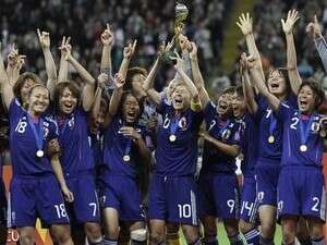 נבחרת יפן עם הגביע ההיסטורי, הערב בגרמניה נבחרת יפן עם הגביע ההיסטורי, הערב בגרמניה