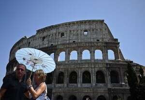 סליחה, איפה זה הקולוסיאום? סליחה, איפה זה הקולוסיאום?