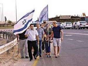 מיכאל ביטון נערך לצעדת המחאה מיכאל ביטון נערך לצעדת המחאה
