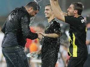 יובל נעים חוטף מקלחת, הערב ברמת גן יובל נעים חוטף מקלחת, הערב ברמת גן