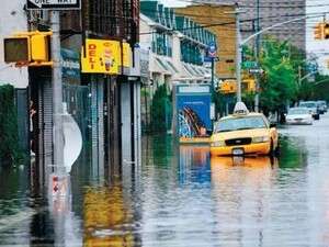 מונית טובעת בניו יורק מונית טובעת בניו יורק