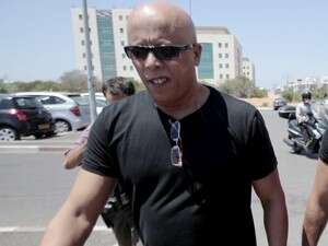 יורם צנעני. יורם צנעני.