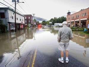 רחוב מוצף בווטרברי שבוורמונט. רחוב מוצף בווטרברי שבוורמונט.