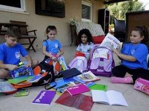 ילדי כיתה א' מתכוננים ללימודים ילדי כיתה א' מתכוננים ללימודים