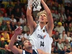 נוביצקי מול טפירו ב-2003. בלתי ניתן לעצירה נוביצקי מול טפירו ב-2003. בלתי ניתן לעצירה