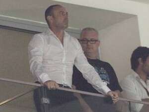 מוטי איוניר משקיף מהיציע, הערב מול הטורקים מוטי איוניר משקיף מהיציע, הערב מול הטורקים