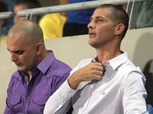 אבי נמני הערב בבלומפילד. הצהובים נראים מצוין אבי נמני הערב בבלומפילד. הצהובים נראים מצוין