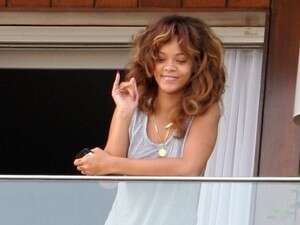 ריהאנה, אזרו אומץ לדבר איתה ריהאנה, אזרו אומץ לדבר איתה