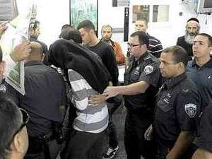 יוסי הררי בדיון הארכת מעצר לבנו רועי יוסי הררי בדיון הארכת מעצר לבנו רועי