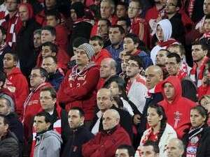 אוהדי הפועל ת''א. מאחורי כל שיר אוהדים יש גם הרבה עבודה אוהדי הפועל ת''א. מאחורי כל שיר אוהדים יש גם הרבה עבודה